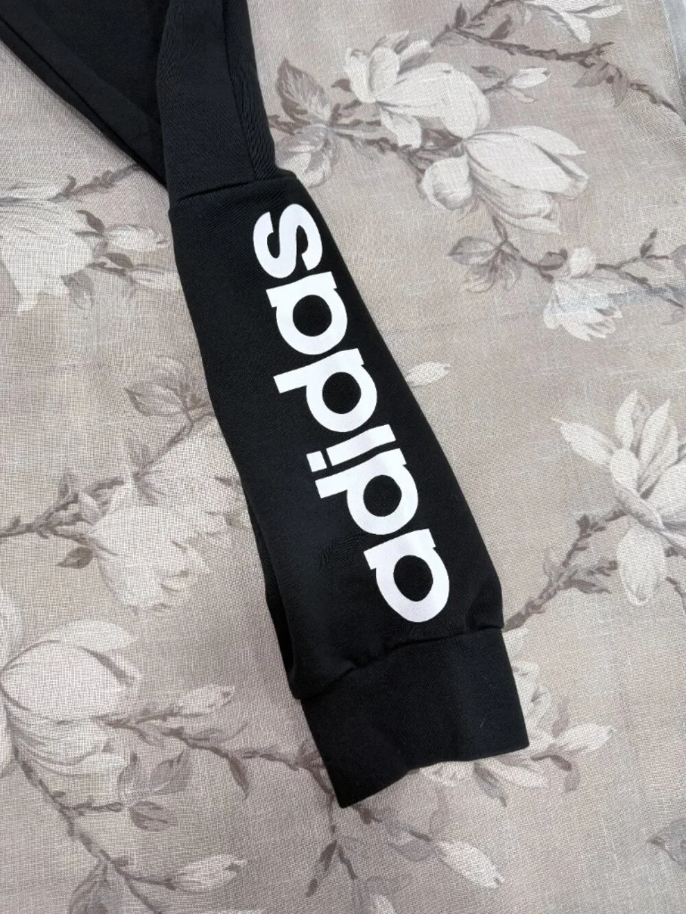 Adidas Women’s Medium Essentials Linear Black Fleece Joggers S97154